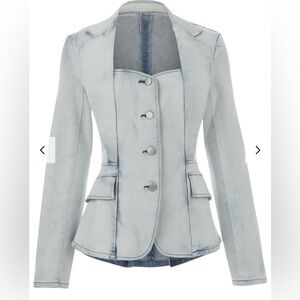 VENUS Light Blue wash Denim Jean sweetheart boho style Blazer size 2/small NWT
